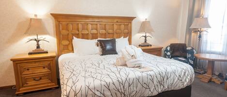 Studio de base, 1 très grand lit, non-fumeur, salle de bain privée | Literie de qualité, lit avec matelas à plateau-coussin