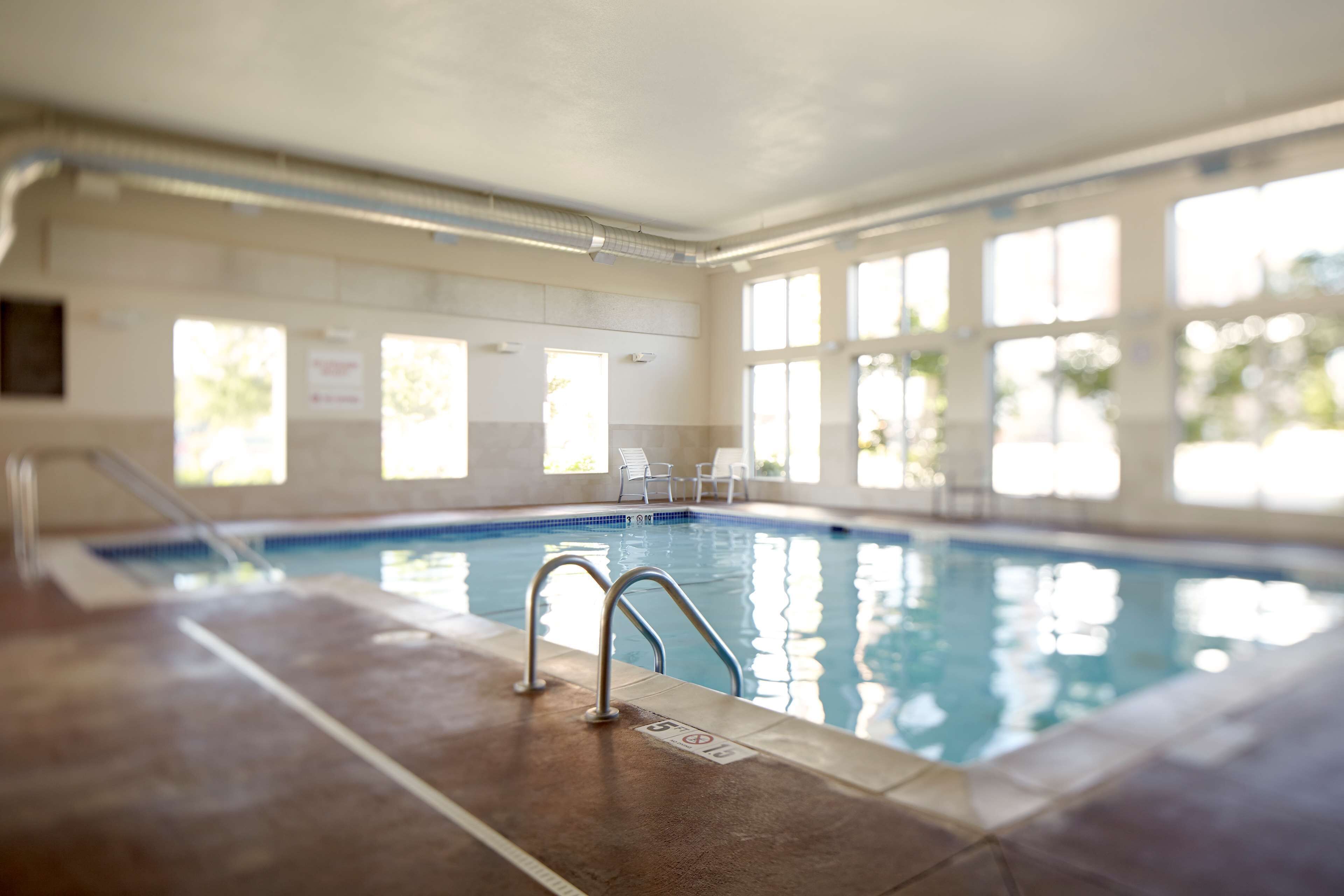 indoor pool, open 6:00 am to 10:00 pm, pool loungers