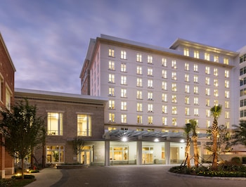 Hotel exterior and entrance at Hyatt Place Charleston/Historic District