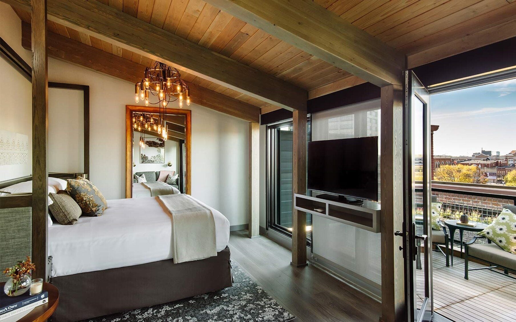 1 bedroom, premium bedding, pillow-top beds, in-room safe