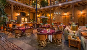 Bar (on property) - Hotel Casa del Refugio (Patzcuaro)
