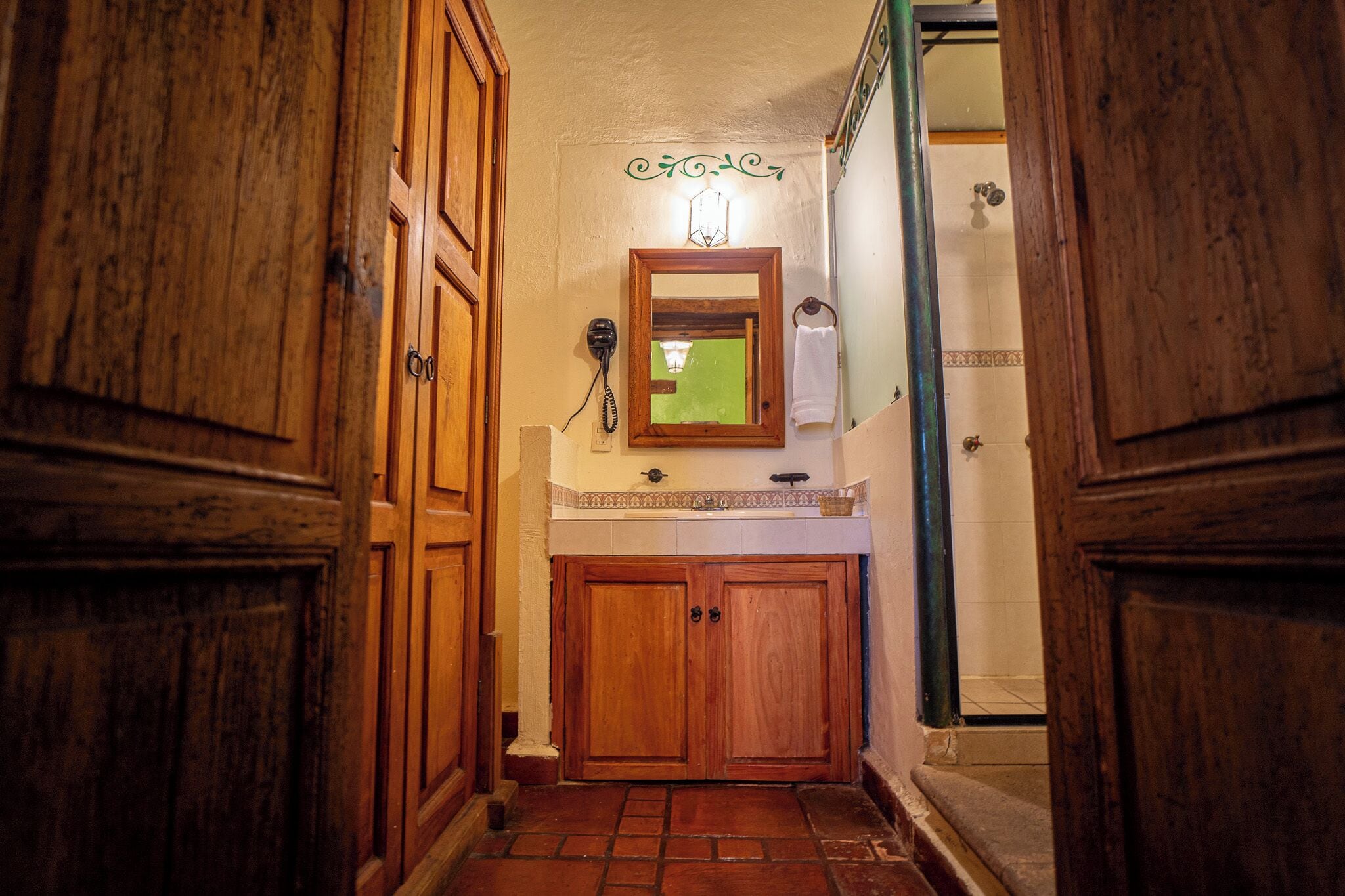 junior suite, 2 double beds | bathroom | shower, free toiletries, hair dryer, towels