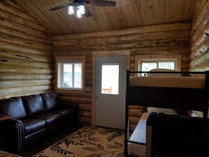 Premium bedding, free WiFi, bed sheets - No Name City Luxury Cabins & RV (Sturgis)