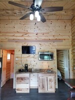 Luxury Cabin (Cabin 25) | Premium bedding, free WiFi, bed sheets