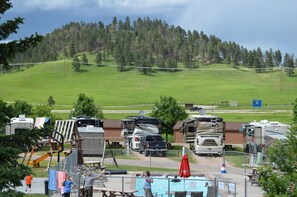 Exterior - No Name City Luxury Cabins & RV (Sturgis)