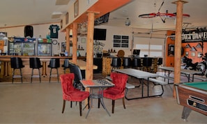 Bar (on property) - No Name City Luxury Cabins & RV (Sturgis)