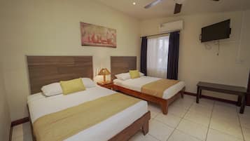Family Room 5 pax | Iron/ironing board, free WiFi, bed sheets