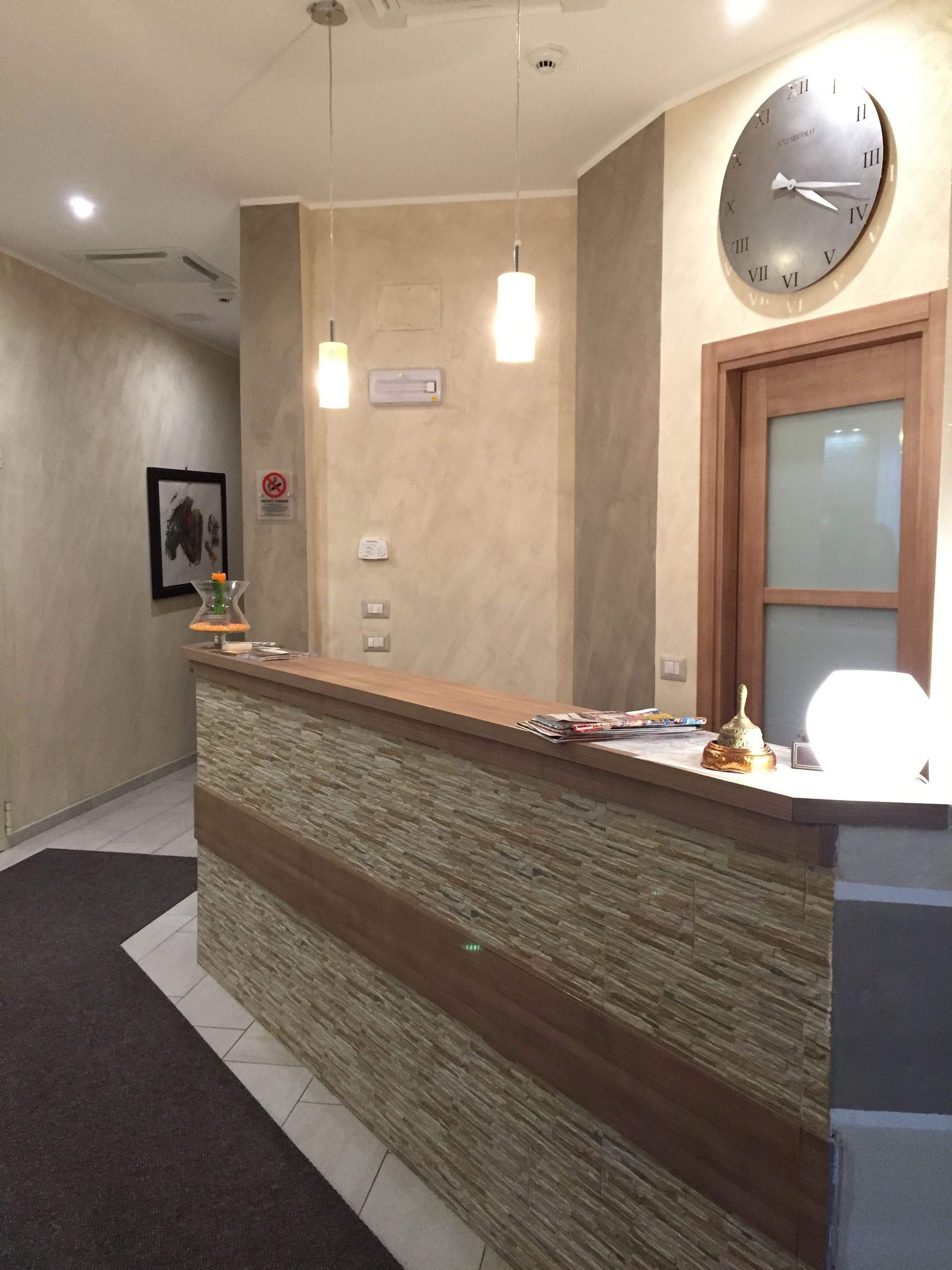 Check-in/check-out kiosk