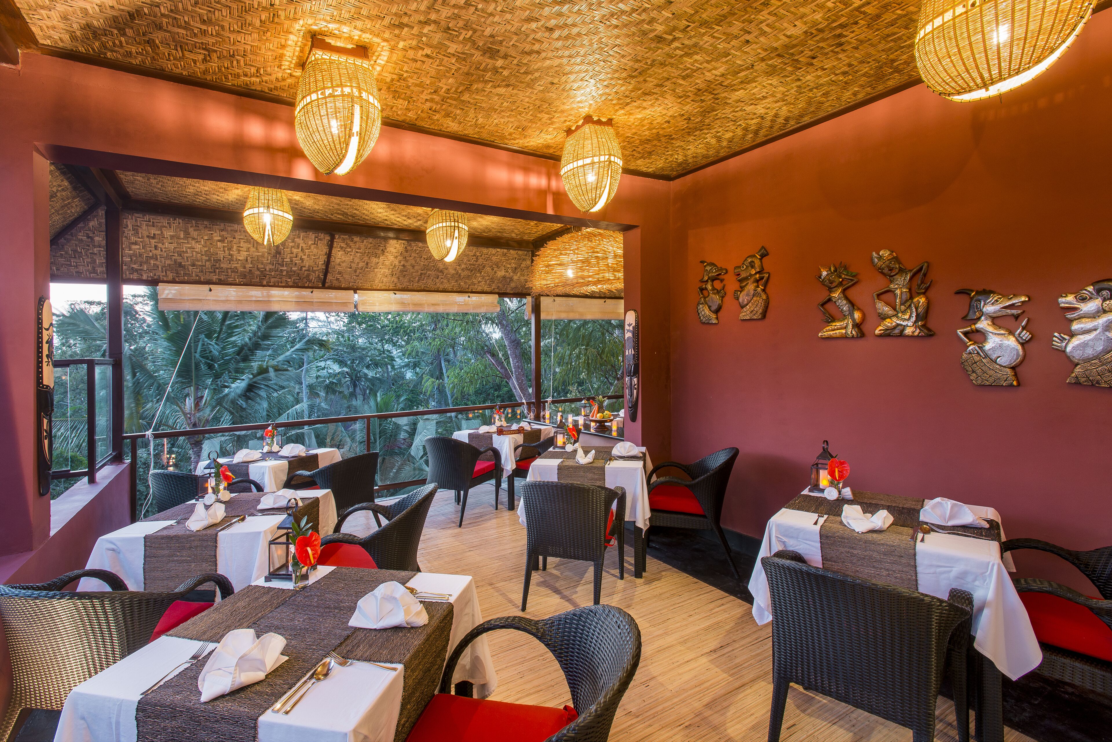 2 restaurants, breakfast, lunch, dinner served; asian cuisine