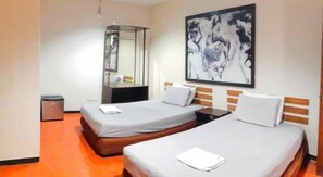 Free WiFi, bed sheets