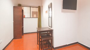 Family Room | WiFi (free), bed sheets