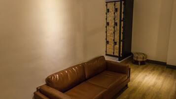 90-cm flat-screen TV with cable channels