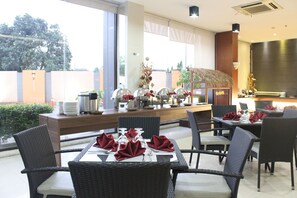 Breakfast, lunch and dinner served - Sahid Mutiara Karawaci (Curug)