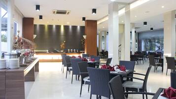 Tägliches Frühstücksbuffet (72600.00 IDR pro Person)