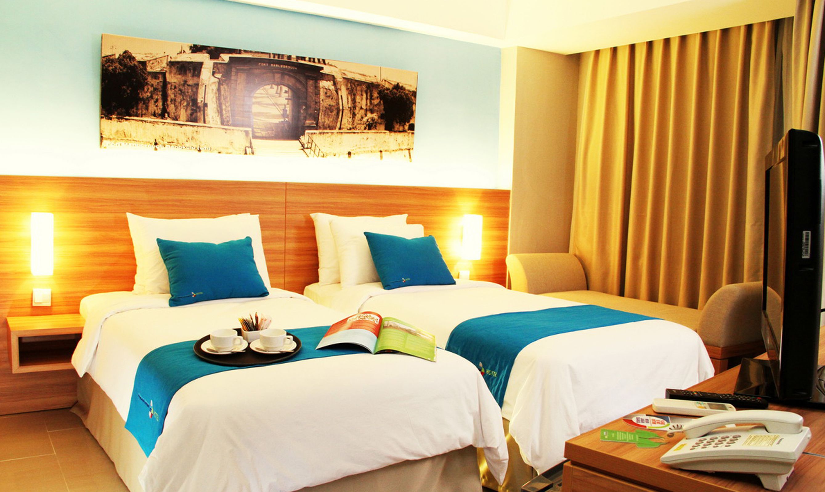 Desk, blackout drapes, free WiFi, bed sheets