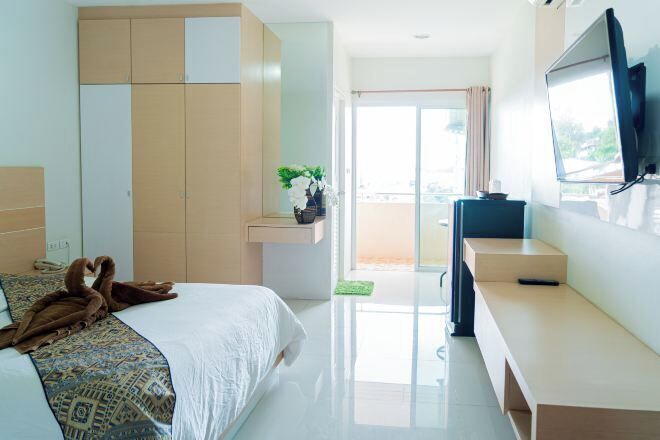 Minibar, desk, free WiFi