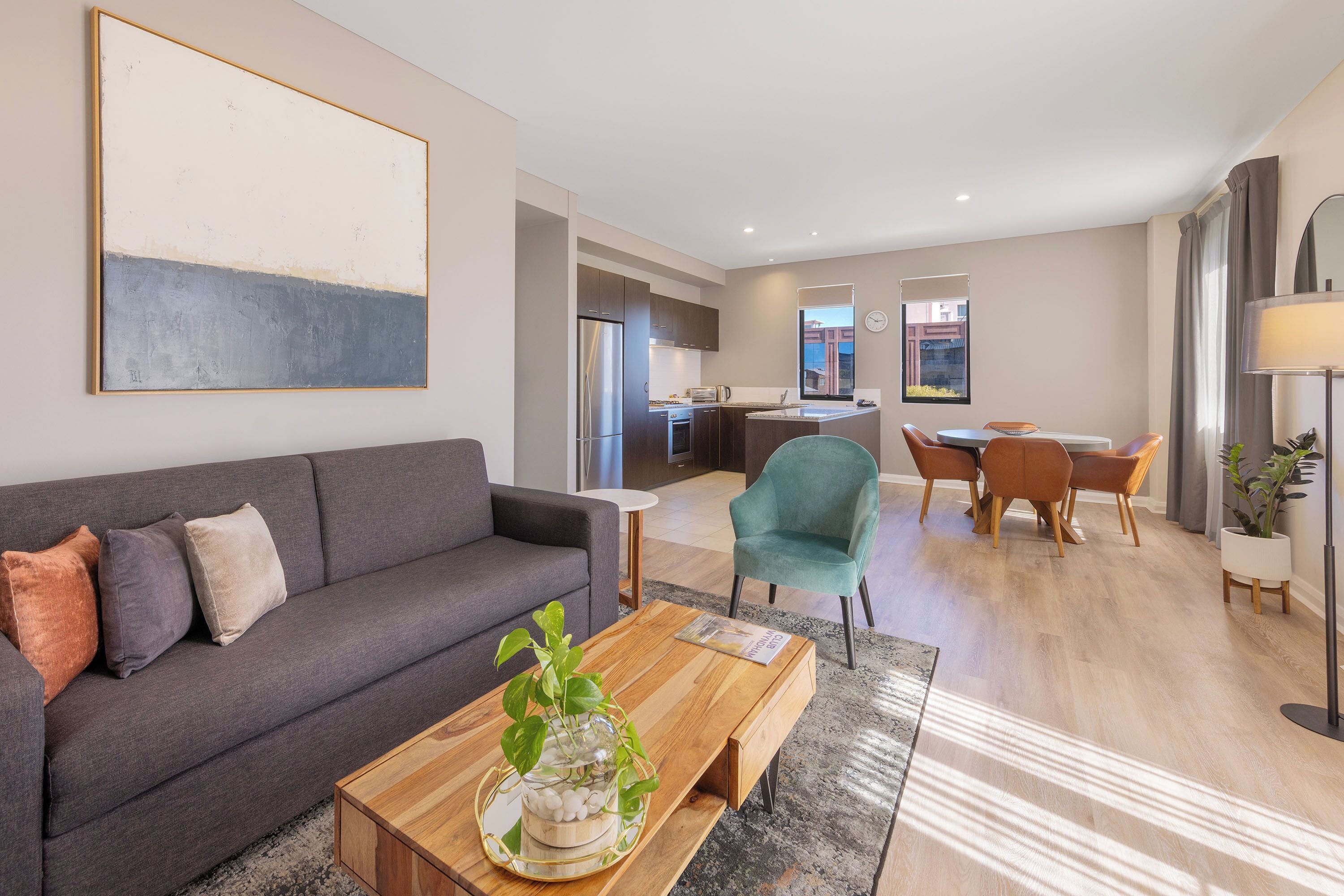 deluxe room, 1 bedroom | living area | flat-screen tv