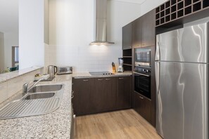 Apartment, 2 Bedrooms | Private kitchen