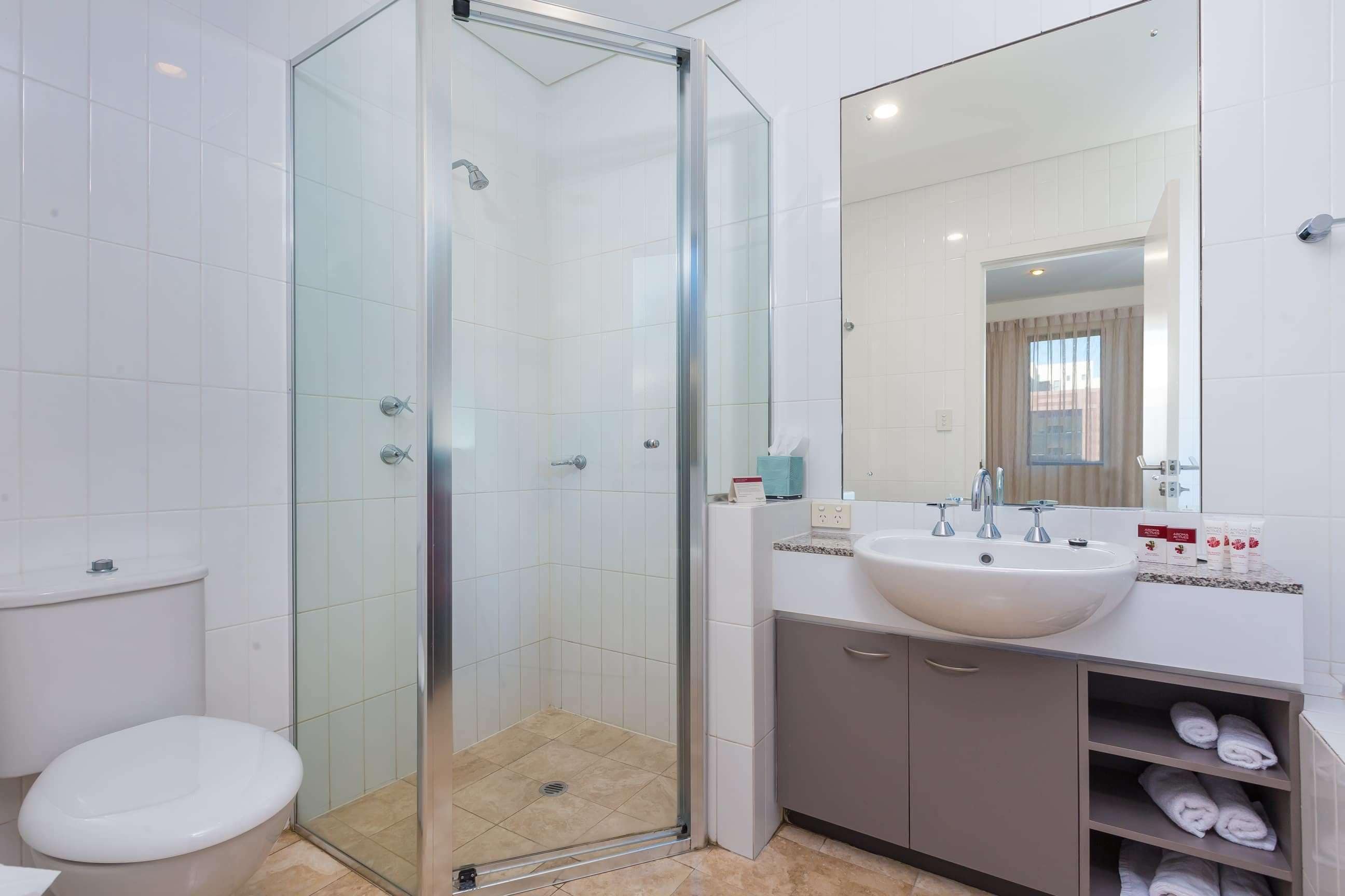 shower, free toiletries, hair dryer, towels