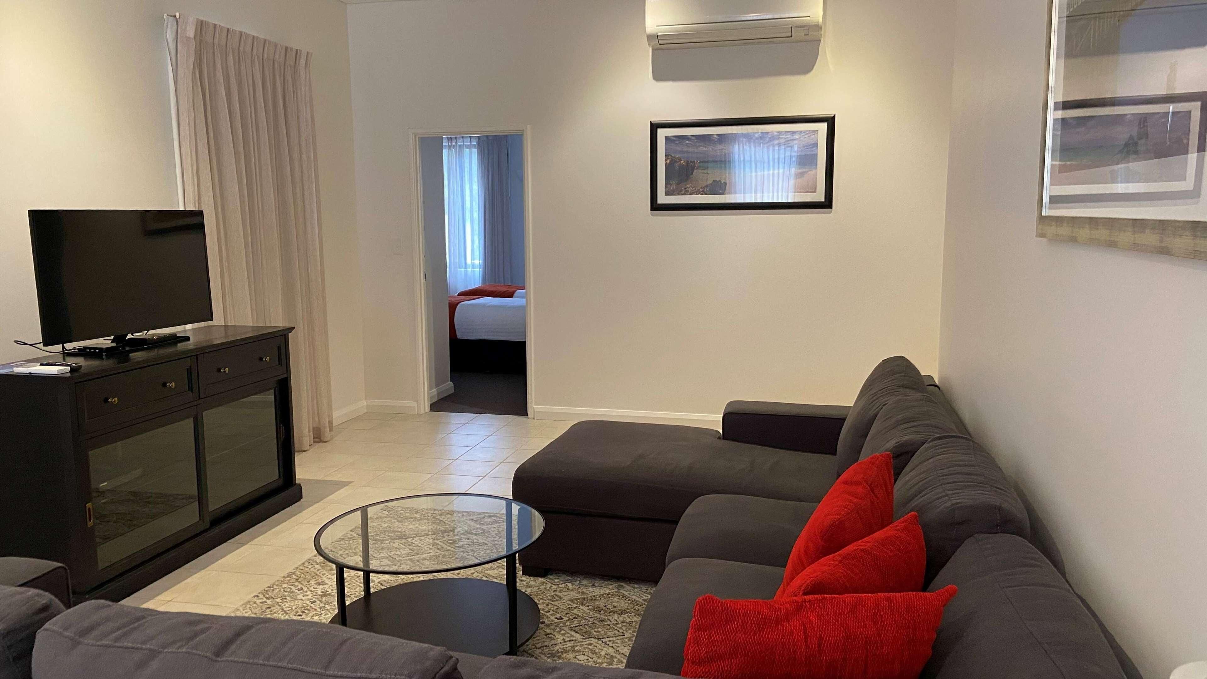 Living area | Flat-screen TV