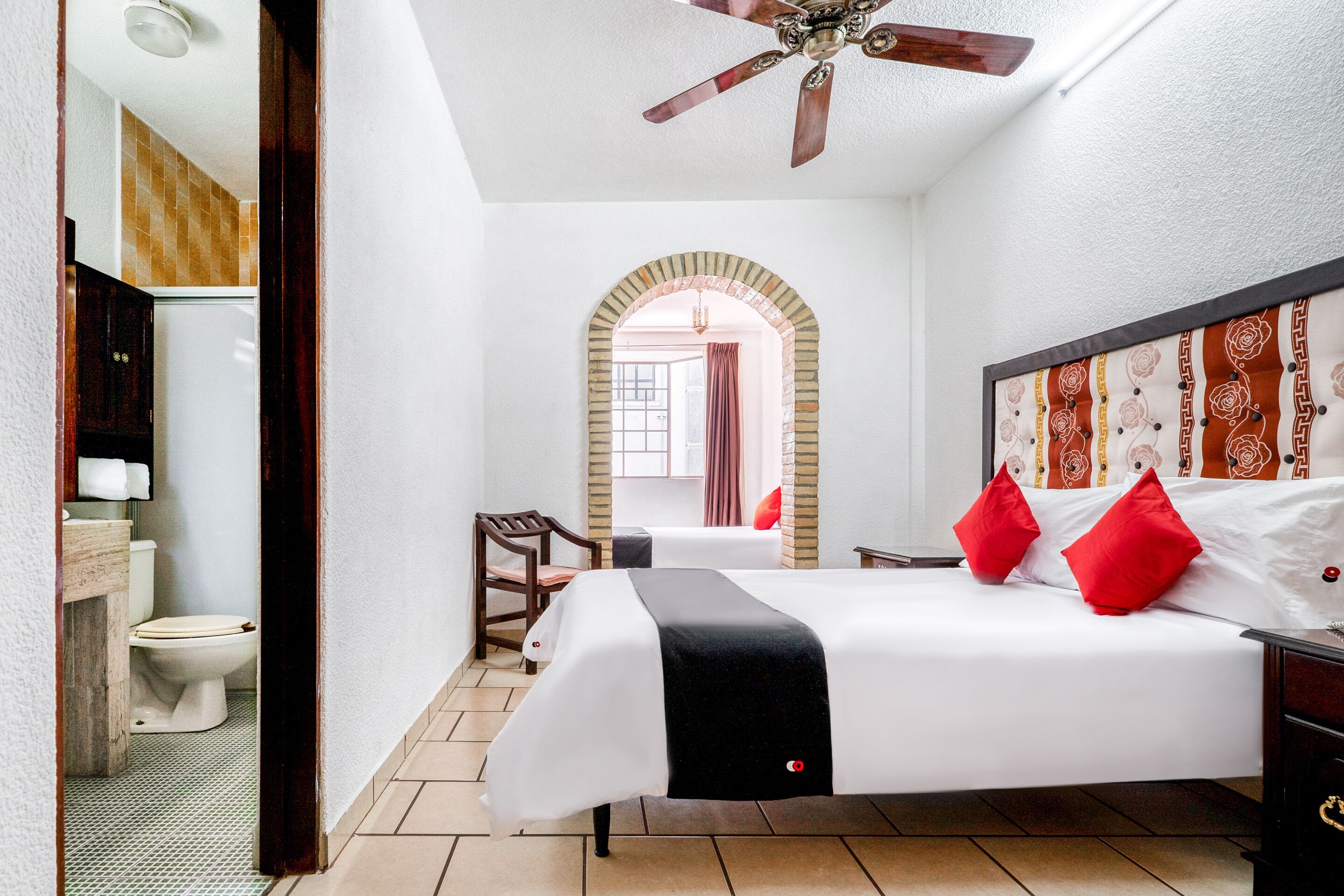 standard triple room | desk, free wifi, bed sheets