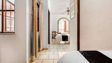 Bureau, Wi-Fi gratuit, draps fournis
