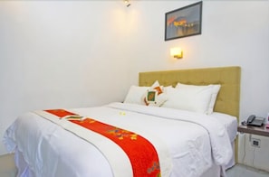 Minibar, in-room safe, desk, rollaway beds - The Harmony Hotel Seminyak (Seminyak)