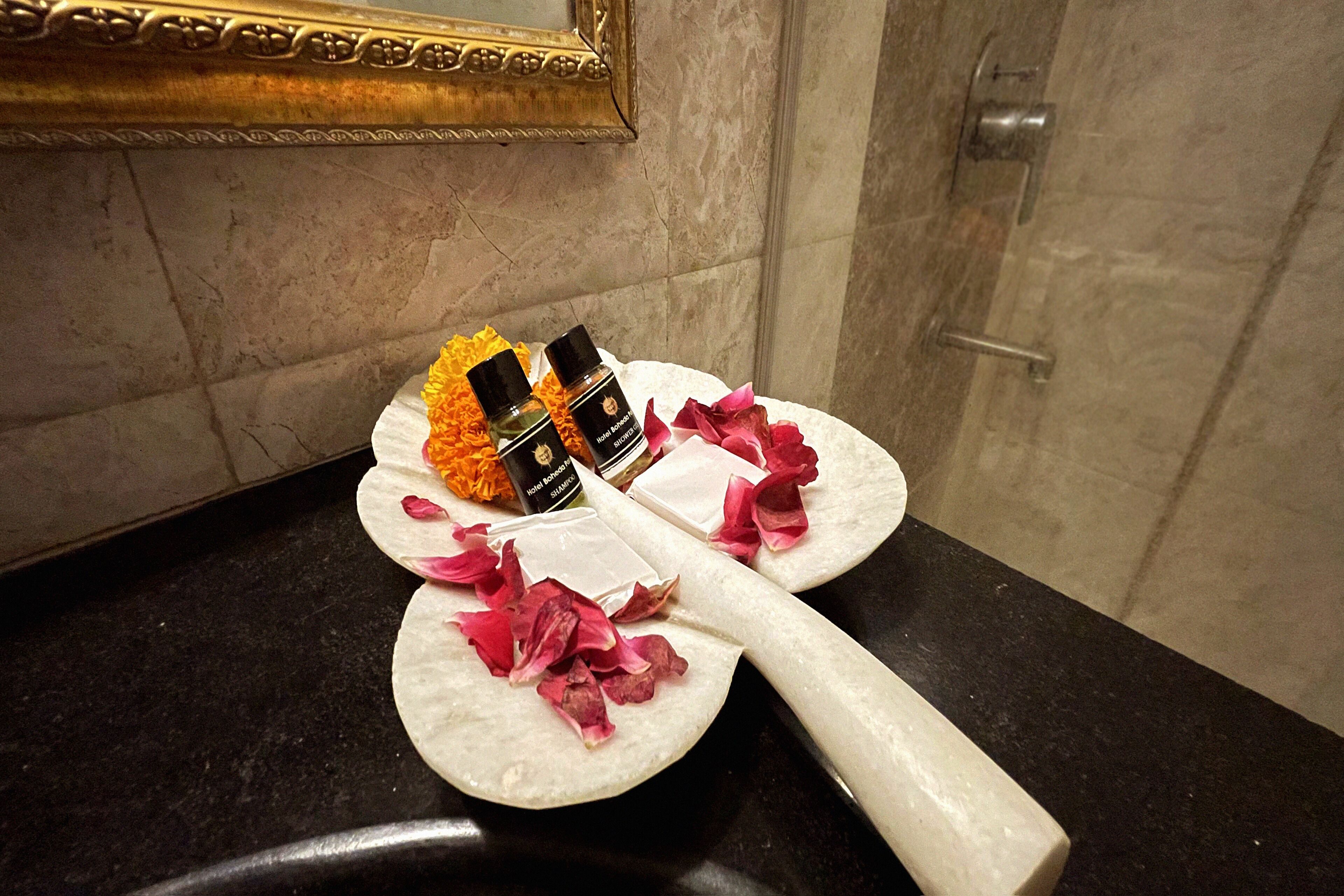 shower, free toiletries, towels