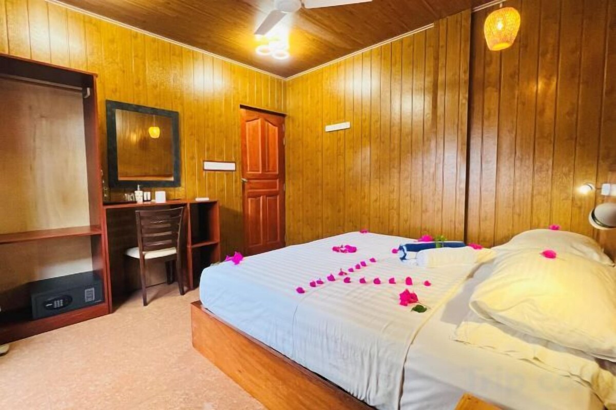 In-room safe, soundproofing, rollaway beds (surcharge), WiFi (free)