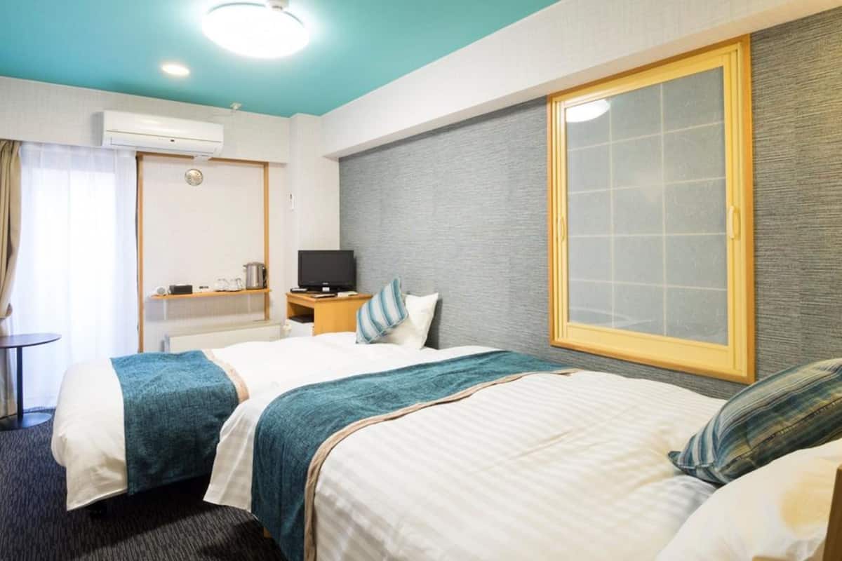Family Room, Non Smoking | WiFi (free), bed sheets