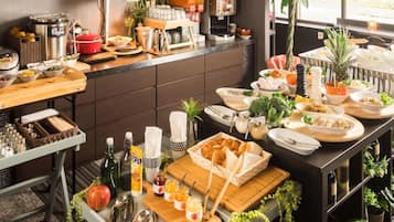 Bữa sáng buffet hàng ngày (1000 JPY/mỗi người)