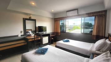 Superior Twin Room | Desk, free WiFi