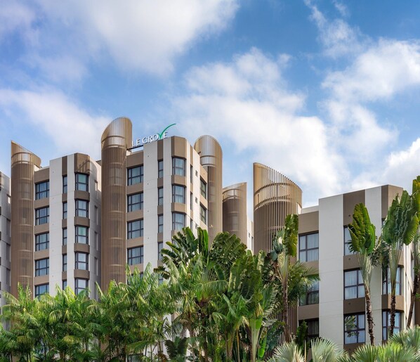 Le Grove Serviced Residences (SG Clean) (Singapore, SGP) | Expedia.com.au