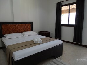 Coffres-forts dans les chambres, bureau, rideaux occultants