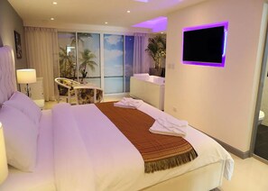 Apartment, 3 Schlafzimmer | Zimmersafe, Schreibtisch, laptopgeeigneter Arbeitsplatz