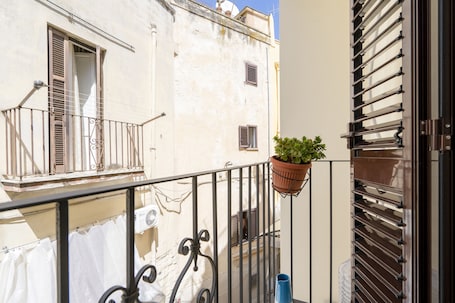 Deluxe Double Room, 1 Queen Bed | Balcony view