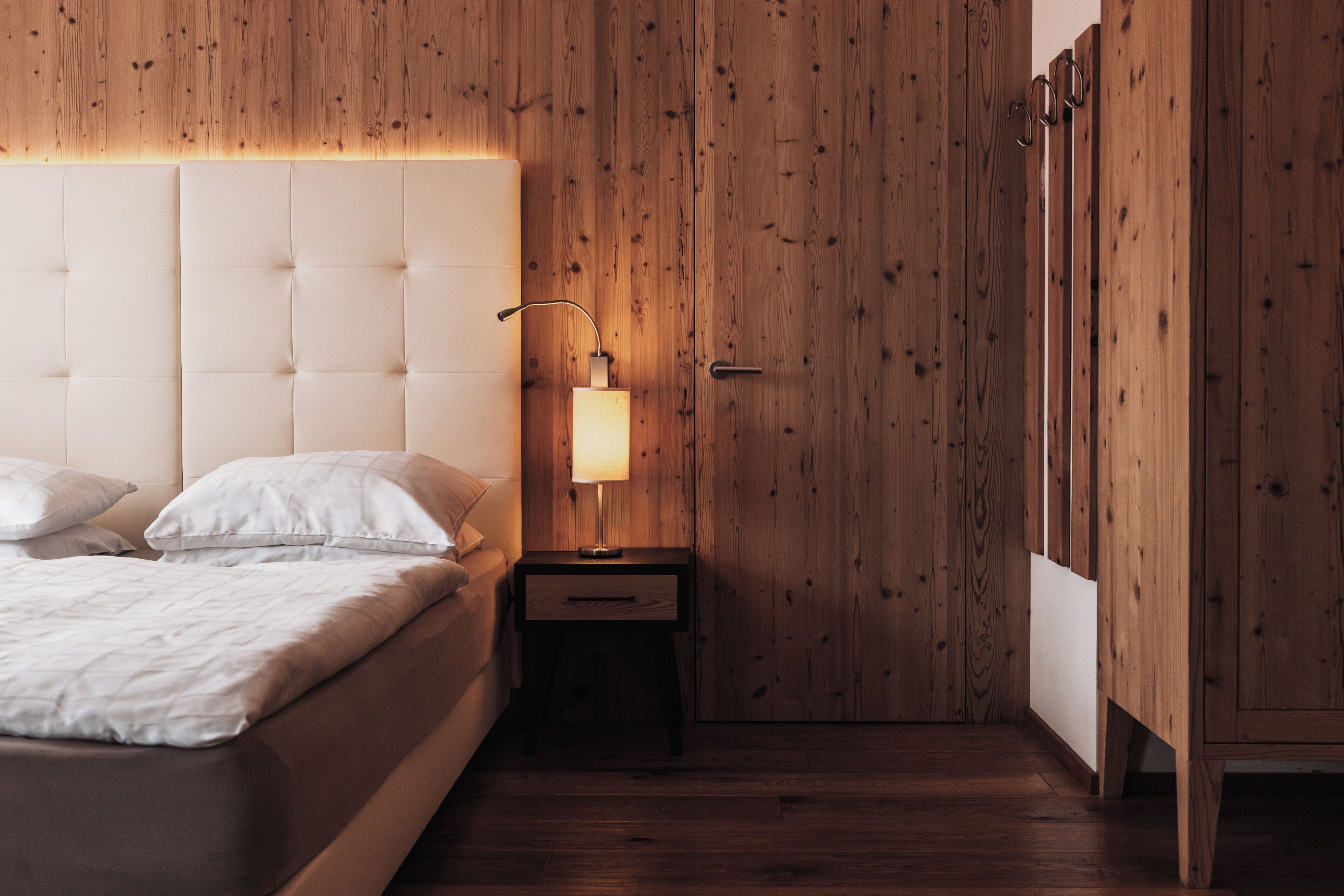 Duntäcken, Select Comfort-madrasser och minibar