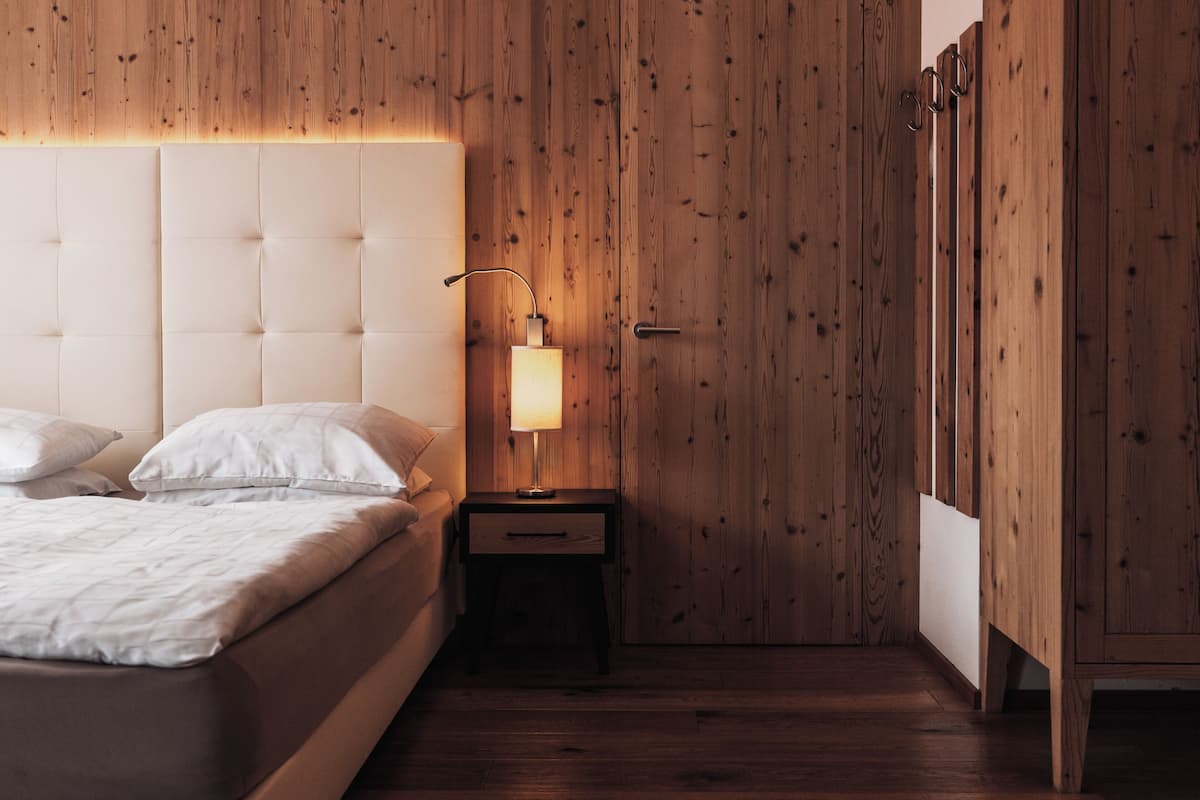 Edredón, camas Select Comfort y minibar