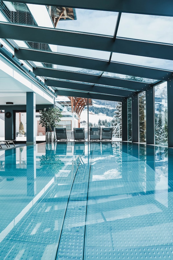 Exercise/lap pool