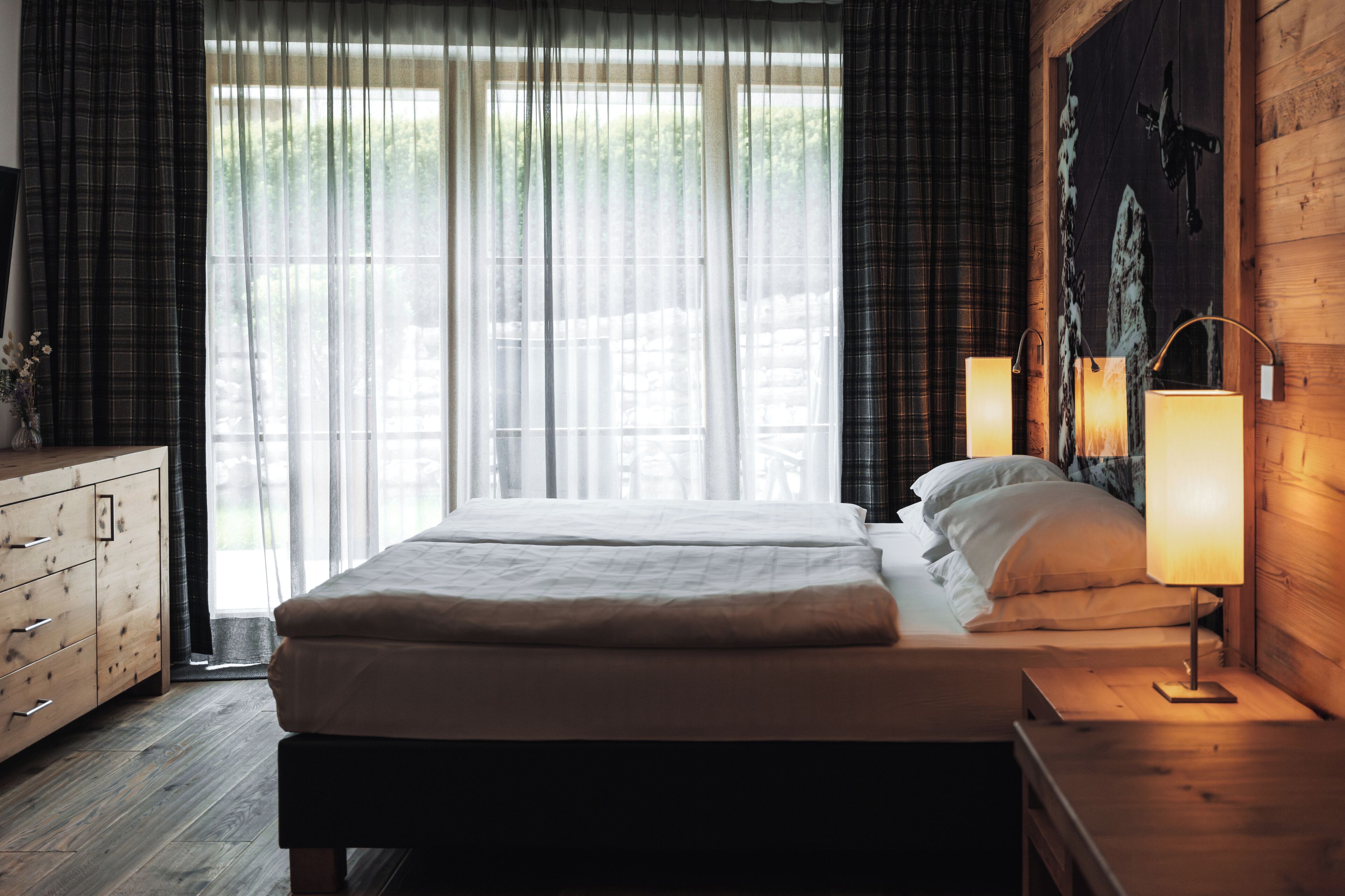 Duntäcken, Select Comfort-madrasser och minibar