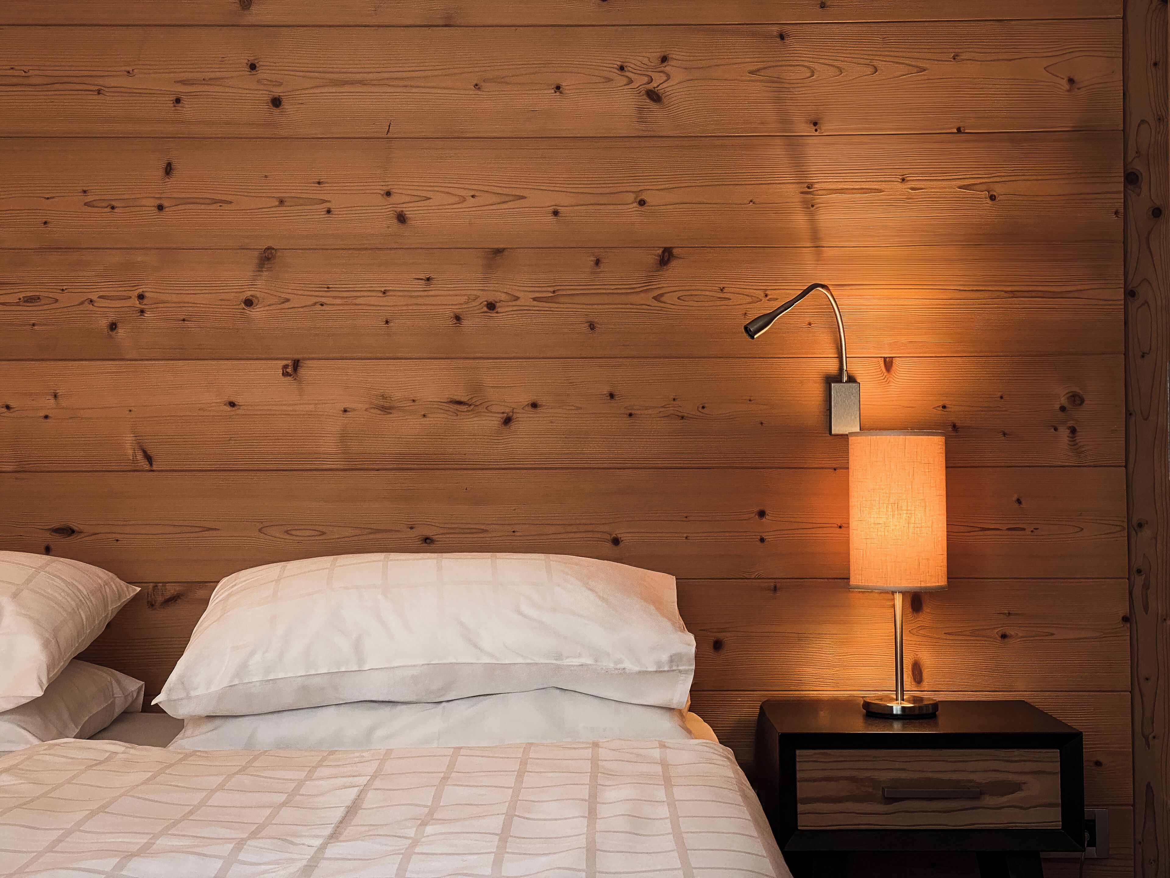 Classic dubbelrum | Duntäcken, Select Comfort-madrasser och minibar