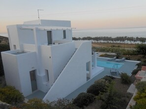 Senior Villa, 3 Bedrooms, Private Pool, Sea View | 3 bedrooms, premium bedding, in-room safe, blackout drapes - Nefeli Villas (Skiros)