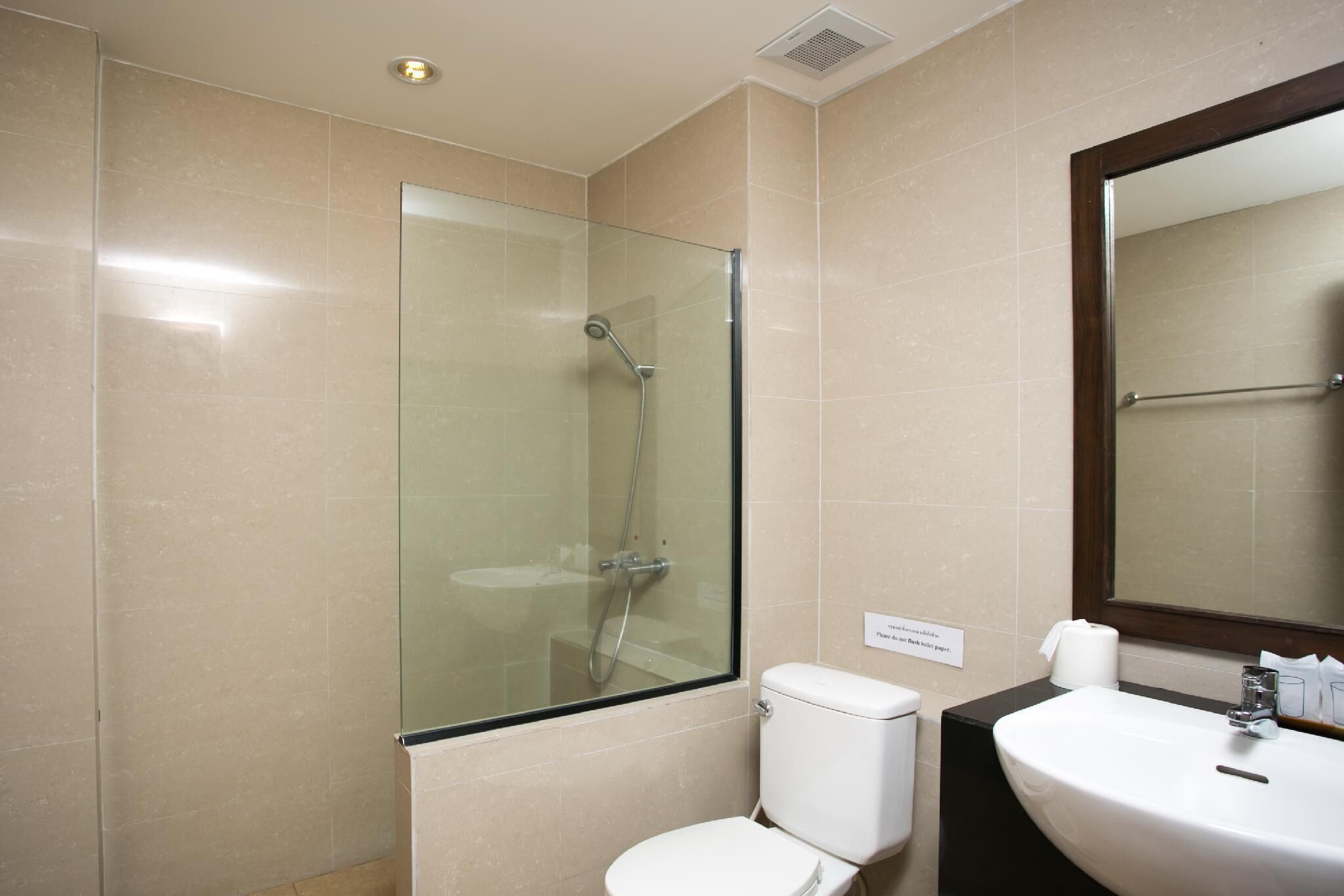 shower, free toiletries, hair dryer, slippers