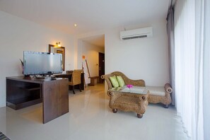 Junior Suite | 遮光窗帘、免费 WiFi、床单