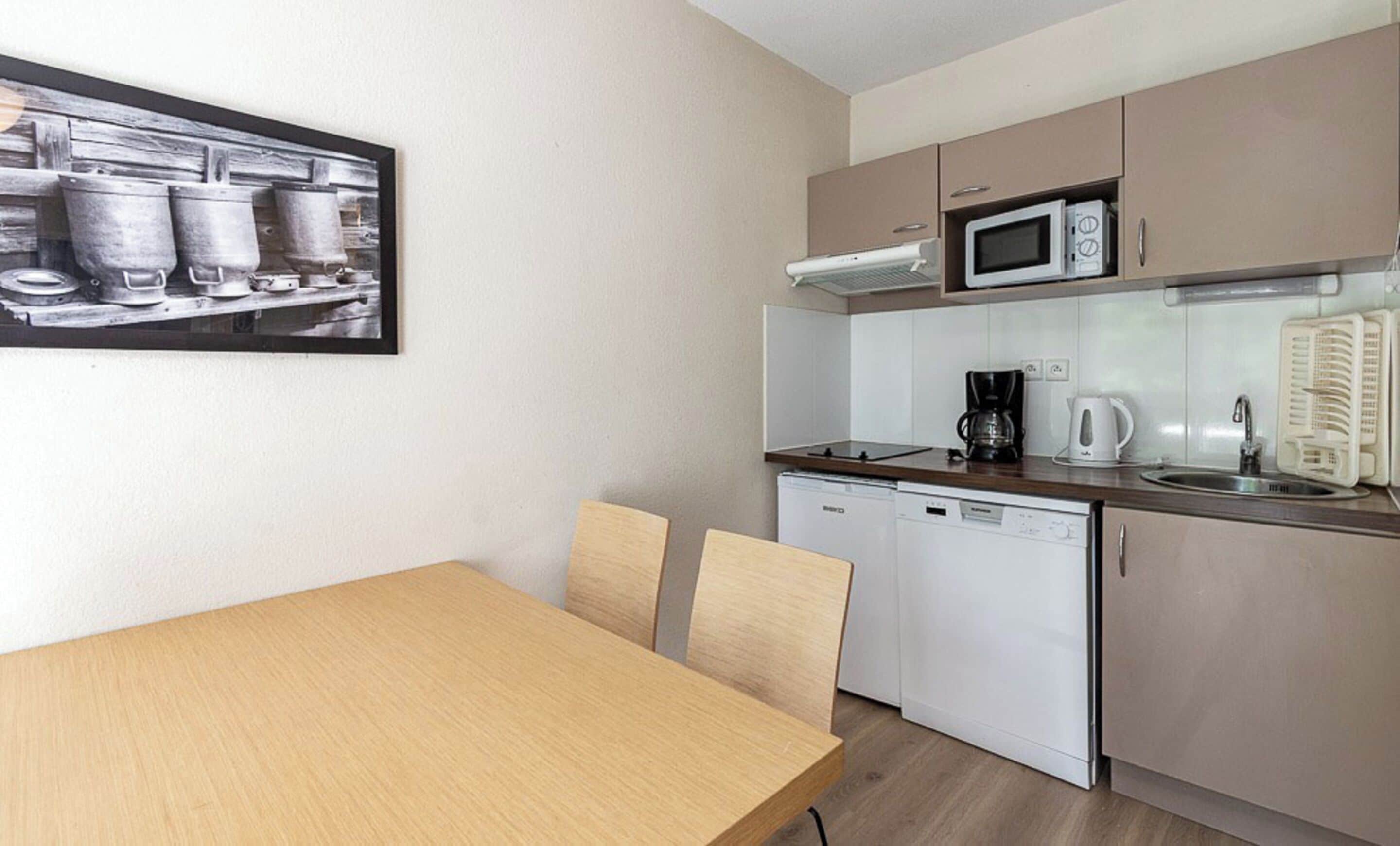 Appartement 2 pièces 4 personnes | Privat køkken | Køleskab, mikrobølgeovn, kogeplade, opvaskemaskine