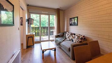Appartement 2 pièces avec coin nuit 6 personnes | Wohnbereich | 30-cm-Flachbildfernseher mit Kabelempfang, Fernseher