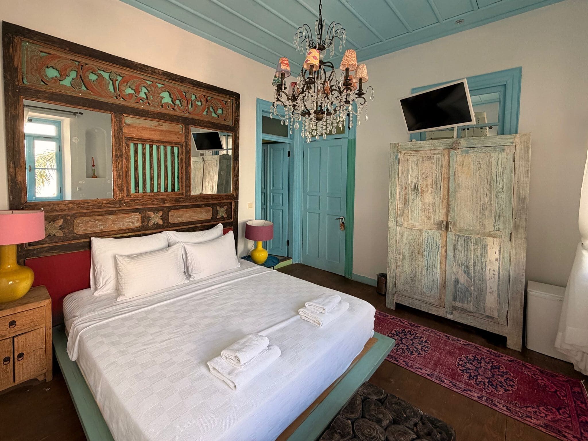 Vintage Suite | Premium bedding, down comforters, minibar, in-room safe