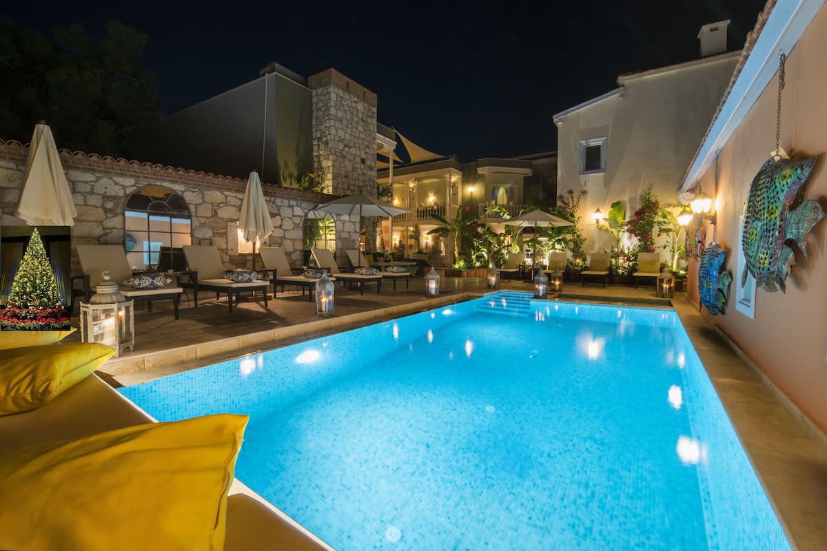 Bar junto a la piscina