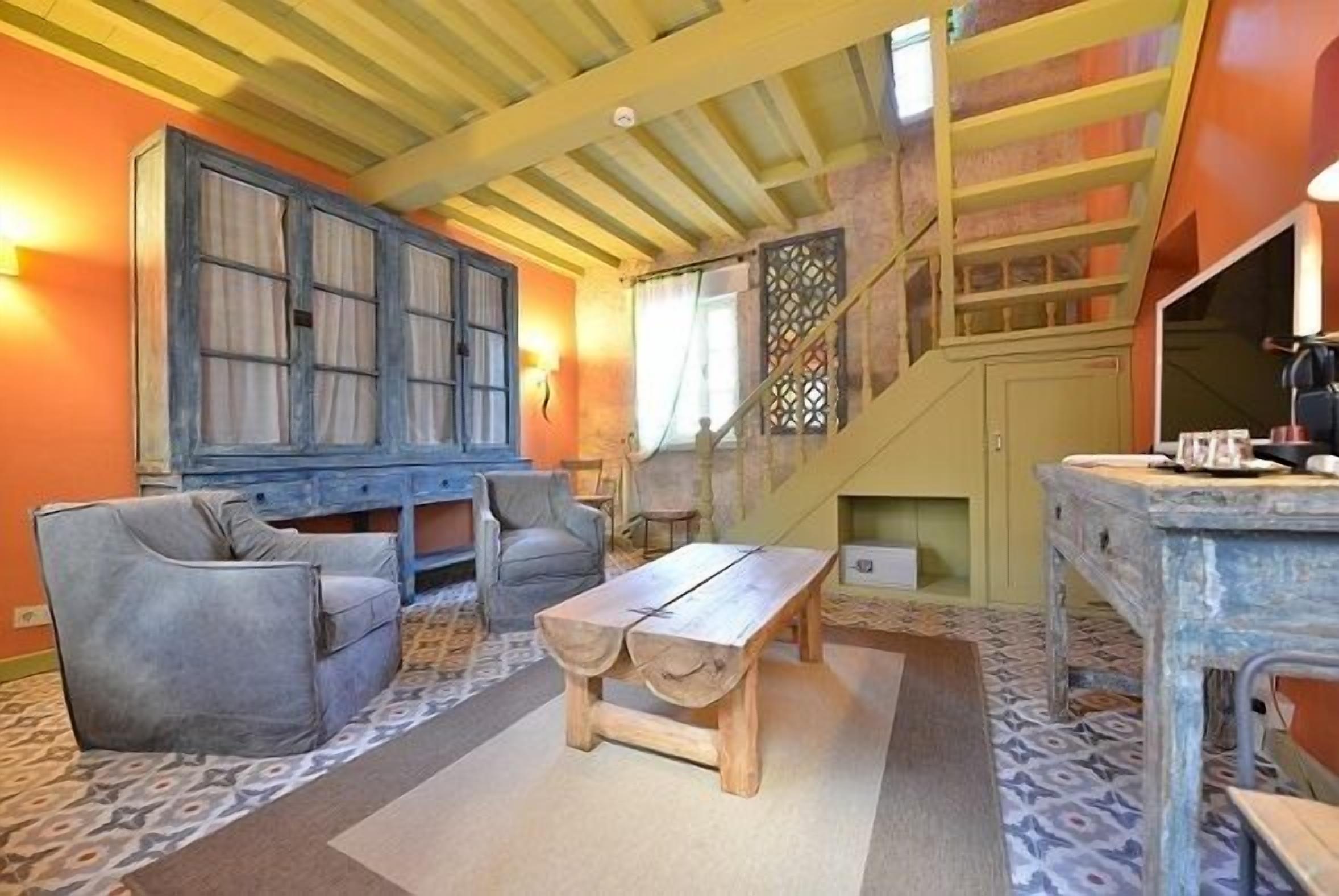 executive duplex | premium bedding, down duvets, minibar, in-room safe