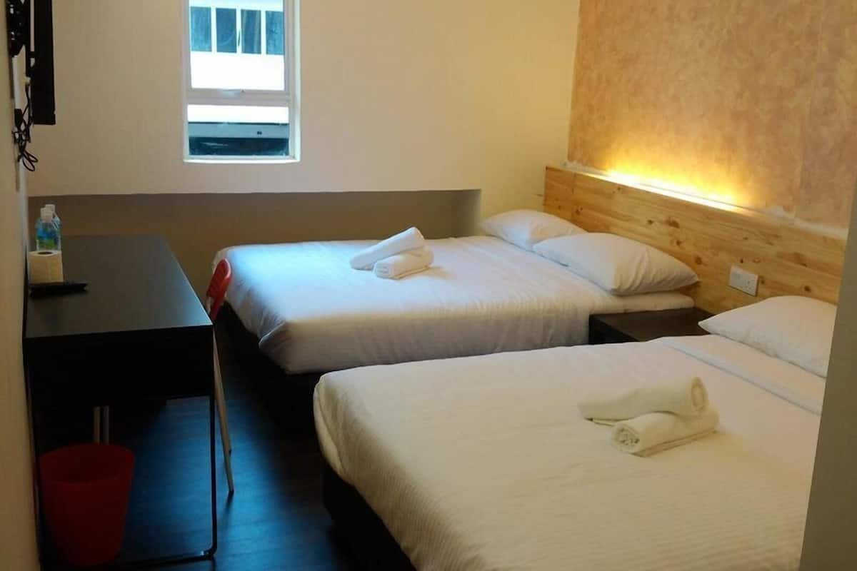 Meja kerja, kedap suara, dan Wi-Fi gratis